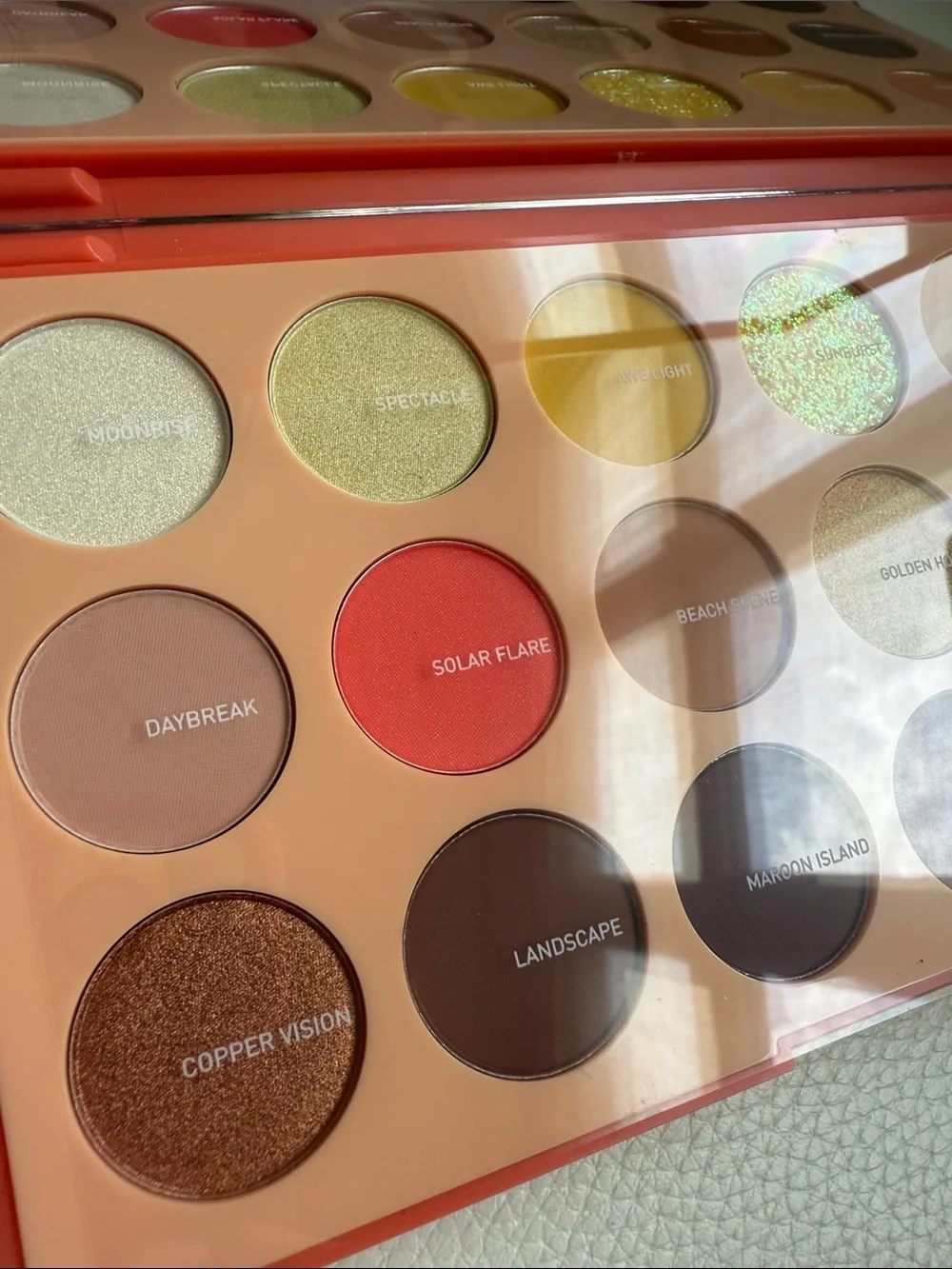 Morphe 18S Sunset Beats Eyeshadow Palette - Red Packaging
